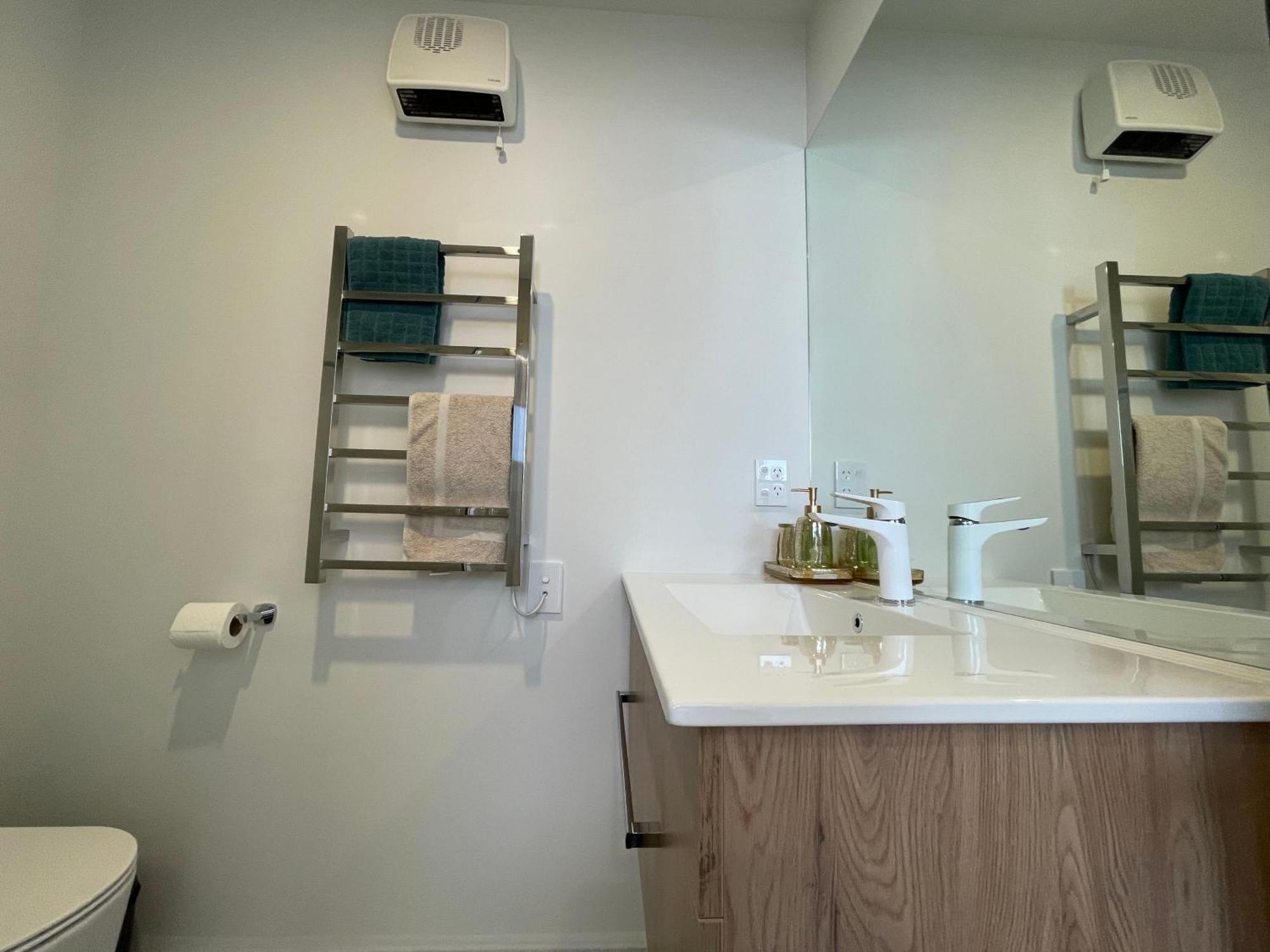 Luxury 2 Bedroom Townhouse Opposite Merivale Mall 크라이스트처치 외부 사진